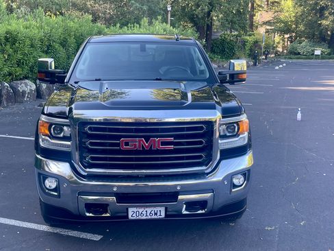 Used 2015 GMC Sierra 2500 SLT w/ Duramax Plus Package AWD/4WD image 12