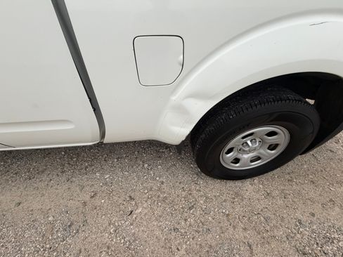 Used 2020 Nissan Frontier S image 16