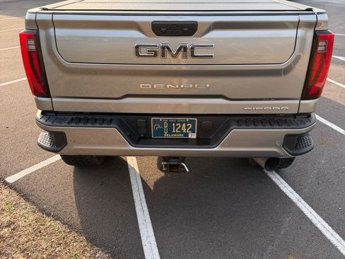 Used 2024 GMC Sierra 2500 Denali Ultimate AWD/4WD image 6