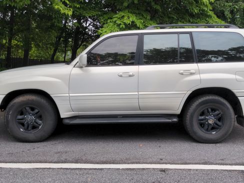 Used 2001 Lexus LX 470 4WD image 9