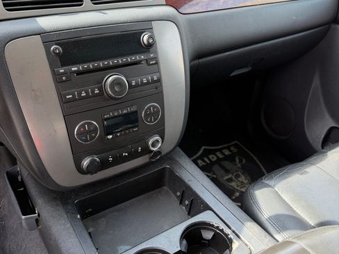 Used 2013 GMC Yukon XL SLT AWD/4WD image 16