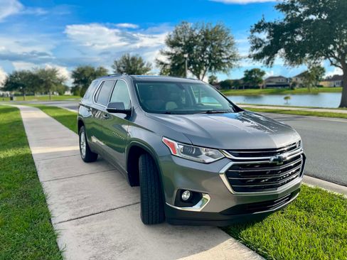 Used 2019 Chevrolet Traverse LT FWD image 18