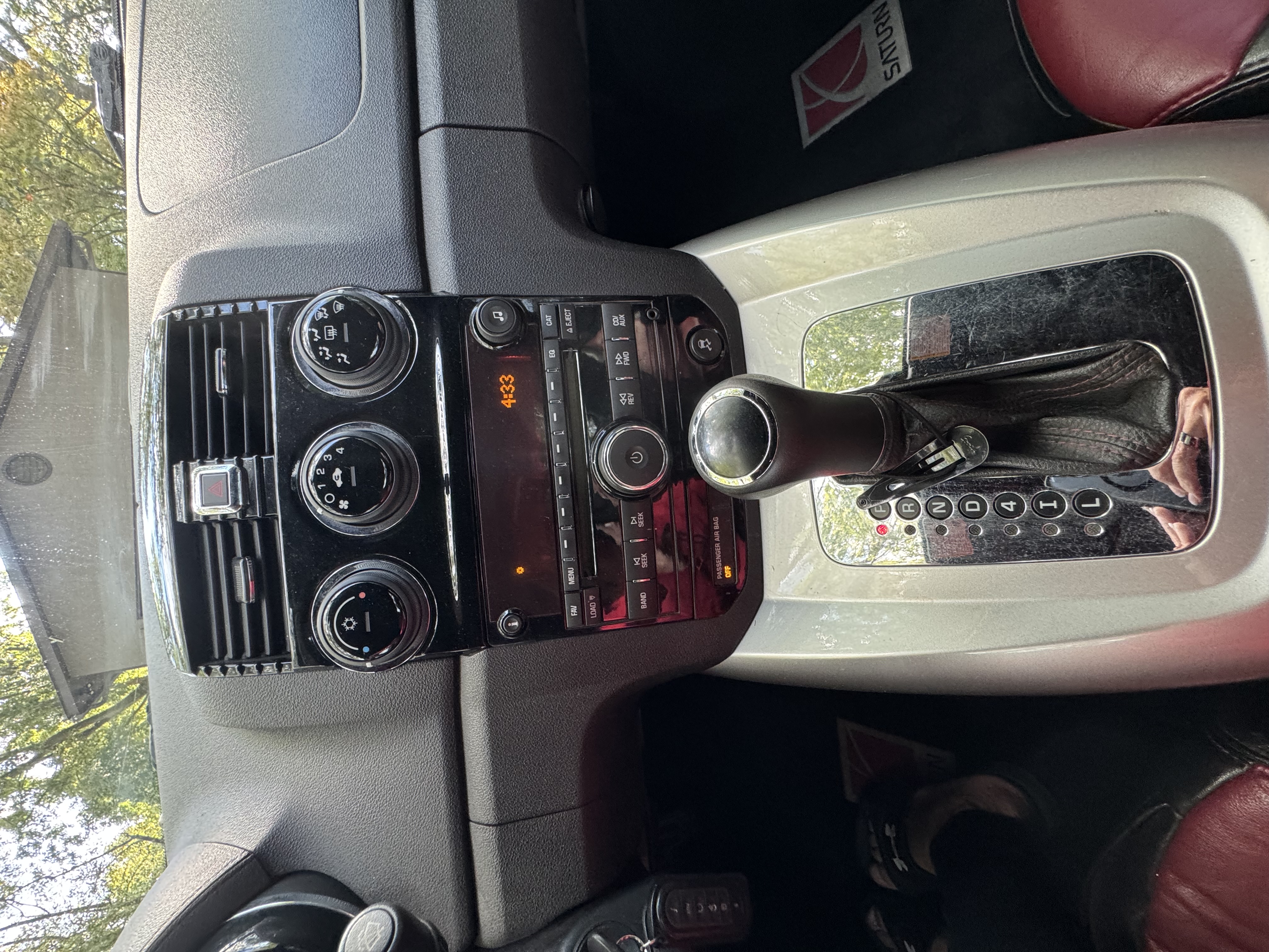 Used 2009 Saturn Sky Red Line RWD image 4
