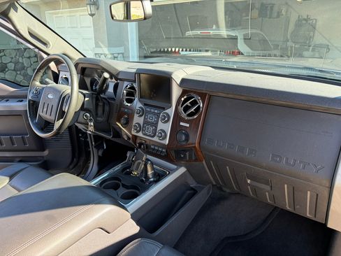 Used 2015 Ford F250 Lariat image 22