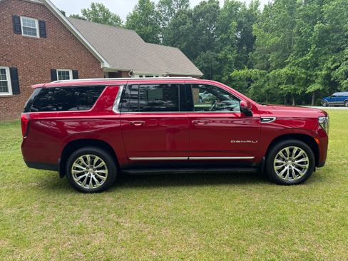 Used 2023 GMC Yukon XL Denali w/ Max Trailering Package AWD/4WD image 5