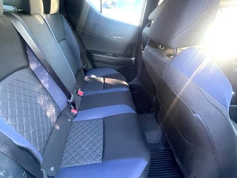 Used 2021 Toyota C-HR XLE image 2