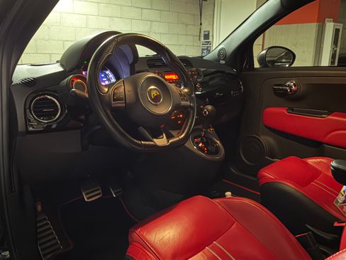 Used 2015 FIAT 500 Abarth w/ Beats Audio Package image 5