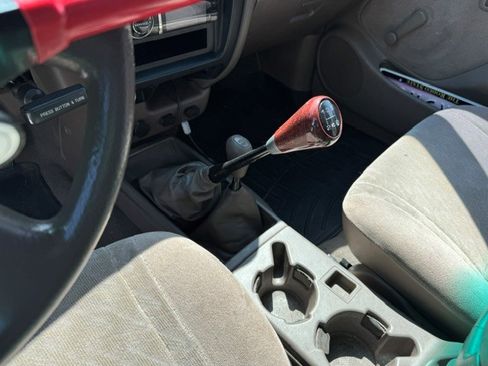 Used 2002 Toyota Tacoma 4x4 Xtracab image 6