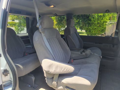 Used 1998 GMC Safari AWD image 6