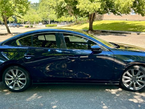Used 2020 MAZDA MAZDA3 AWD Sedan w/ Select Package image 5