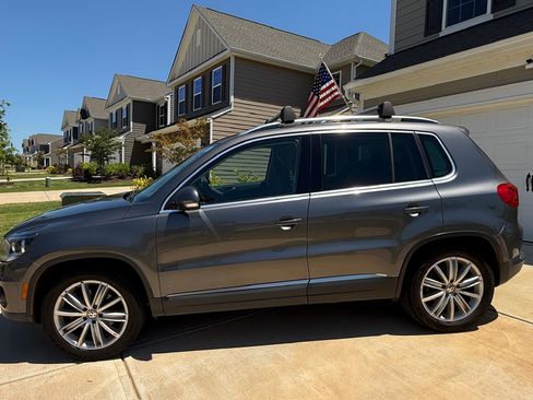 Used 2012 Volkswagen Tiguan SE FWD image 5