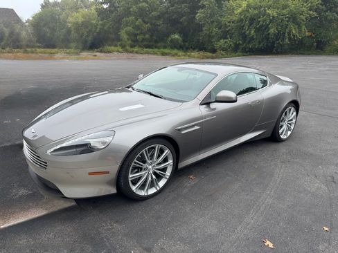 Used 2014 Aston Martin DB9 Coupe image 4
