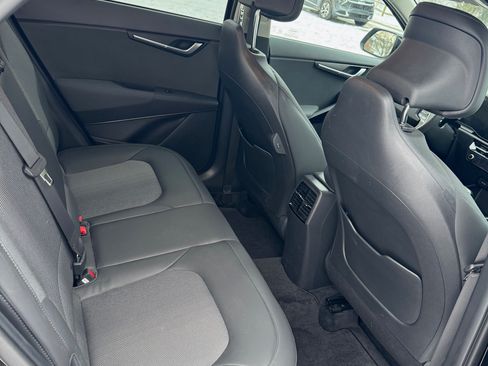 Used 2023 Kia Niro EX image 9