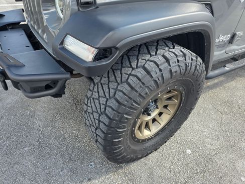 Used 2019 Jeep Wrangler Unlimited Sport S image 29