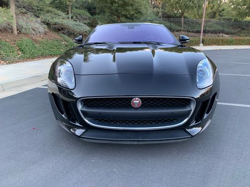 Used 2017 Jaguar F-TYPE Coupe image 8