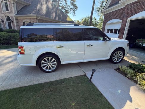 Used 2019 Ford Flex Limited FWD image 4