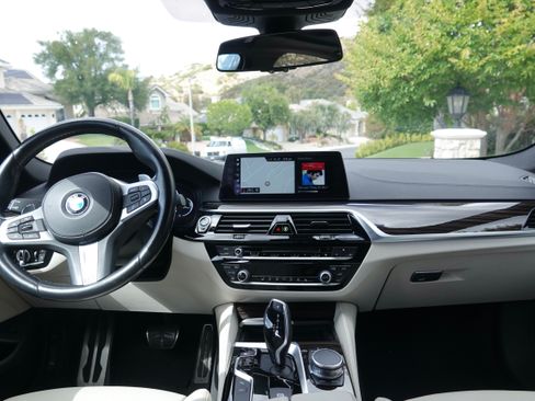 Used 2017 BMW 540i xDrive AWD/4WD image 15