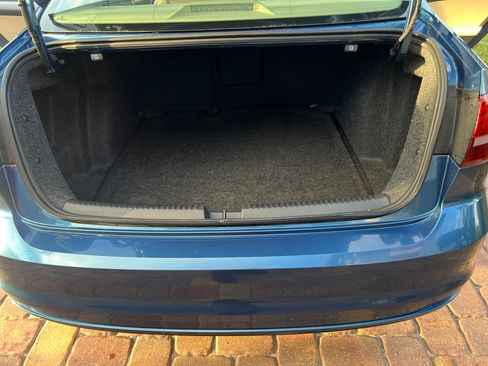 Used 2016 Volkswagen Jetta SE image 11