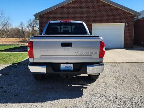 Used 2017 Toyota Tundra SR5 w/ TRD Off Road Package image 9