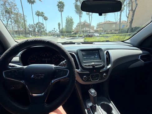 Used 2018 Chevrolet Equinox LS FWD image 10