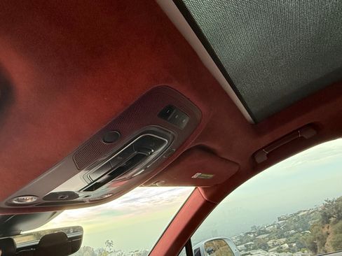 Used 2019 Bentley Bentayga image 8