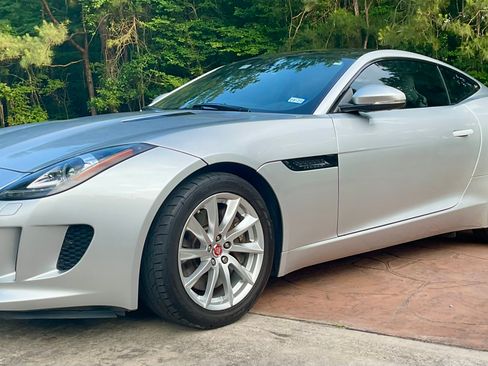 Used 2016 Jaguar F-TYPE Coupe RWD image 2