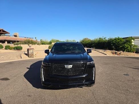 Used 2022 Cadillac Escalade Sport Platinum w/ LPO, ONYX Package image 14