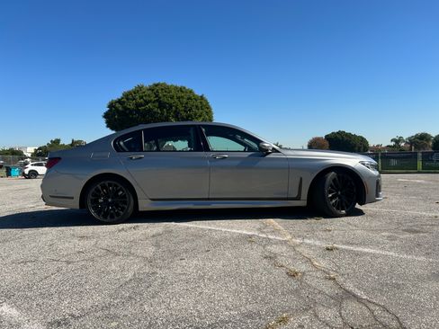 Used 2021 BMW 750i xDrive w/ Executive Package image 6