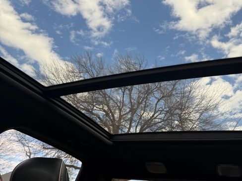 Used 2020 RAM 1500 Limited w/ Black Appearance Package image 28