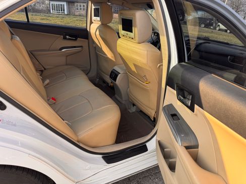 Used 2014 Toyota Camry XLE image 2