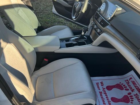 Used 2018 Honda Accord LX image 6
