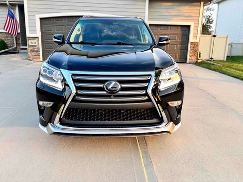 Used 2019 Lexus GX 460 Luxury AWD/4WD image 2