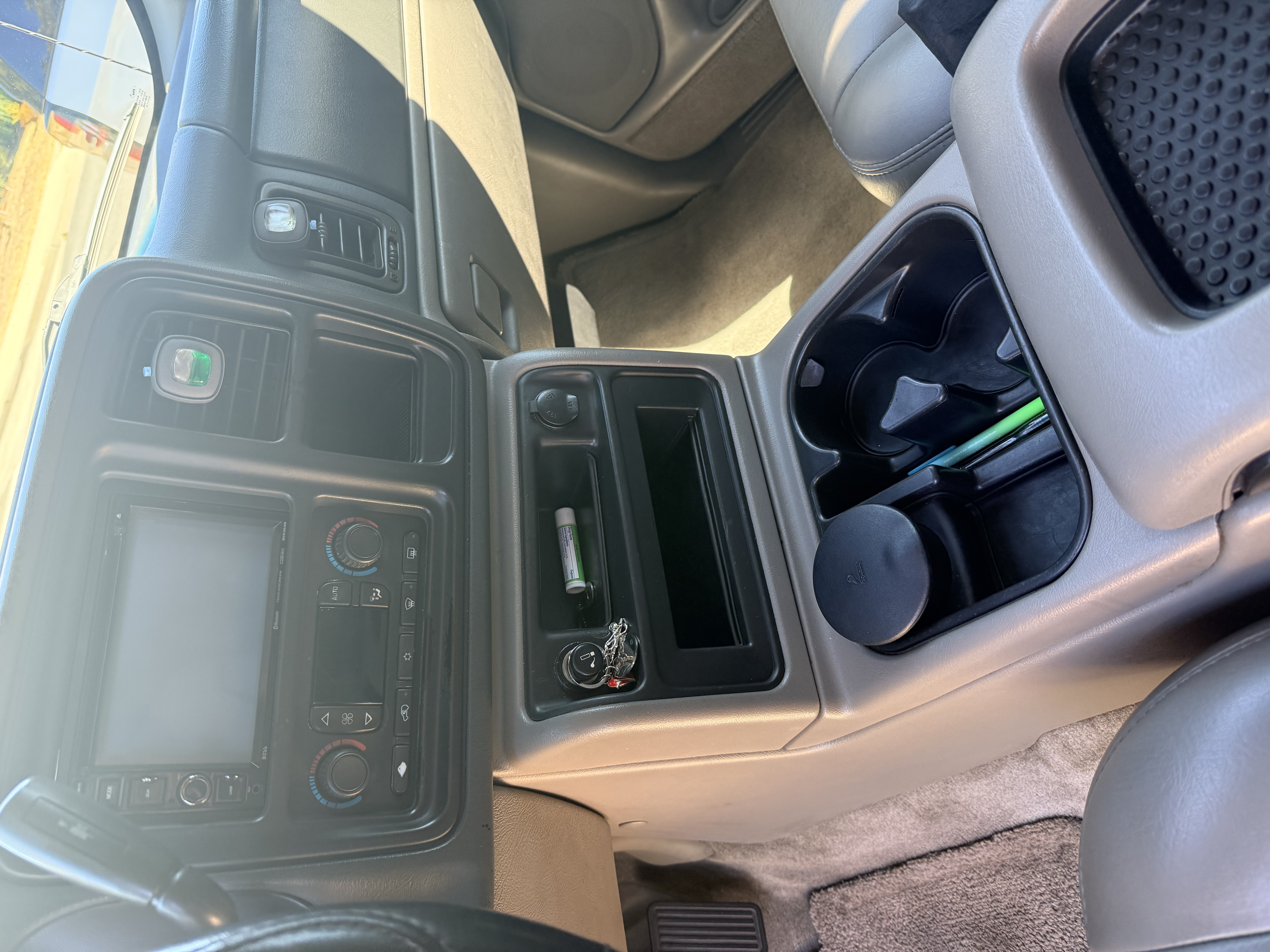Used 2004 Chevrolet Suburban LT w/ Preferred Equipment Group AWD/4WD image 3
