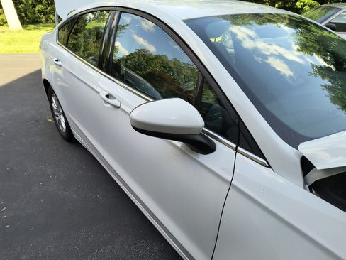 Used 2017 Ford Fusion S image 9