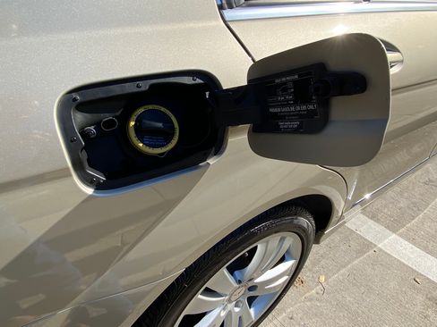 Used 2010 Mercedes-Benz C 300 Sedan image 15