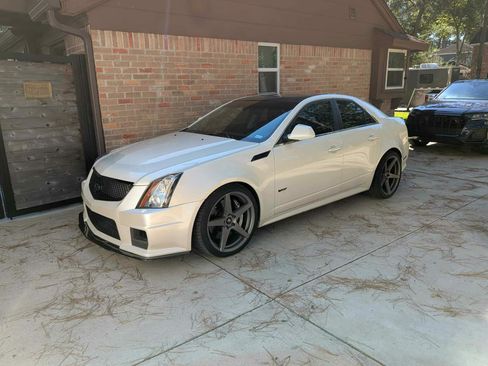 Used 2009 Cadillac CTS V image 2