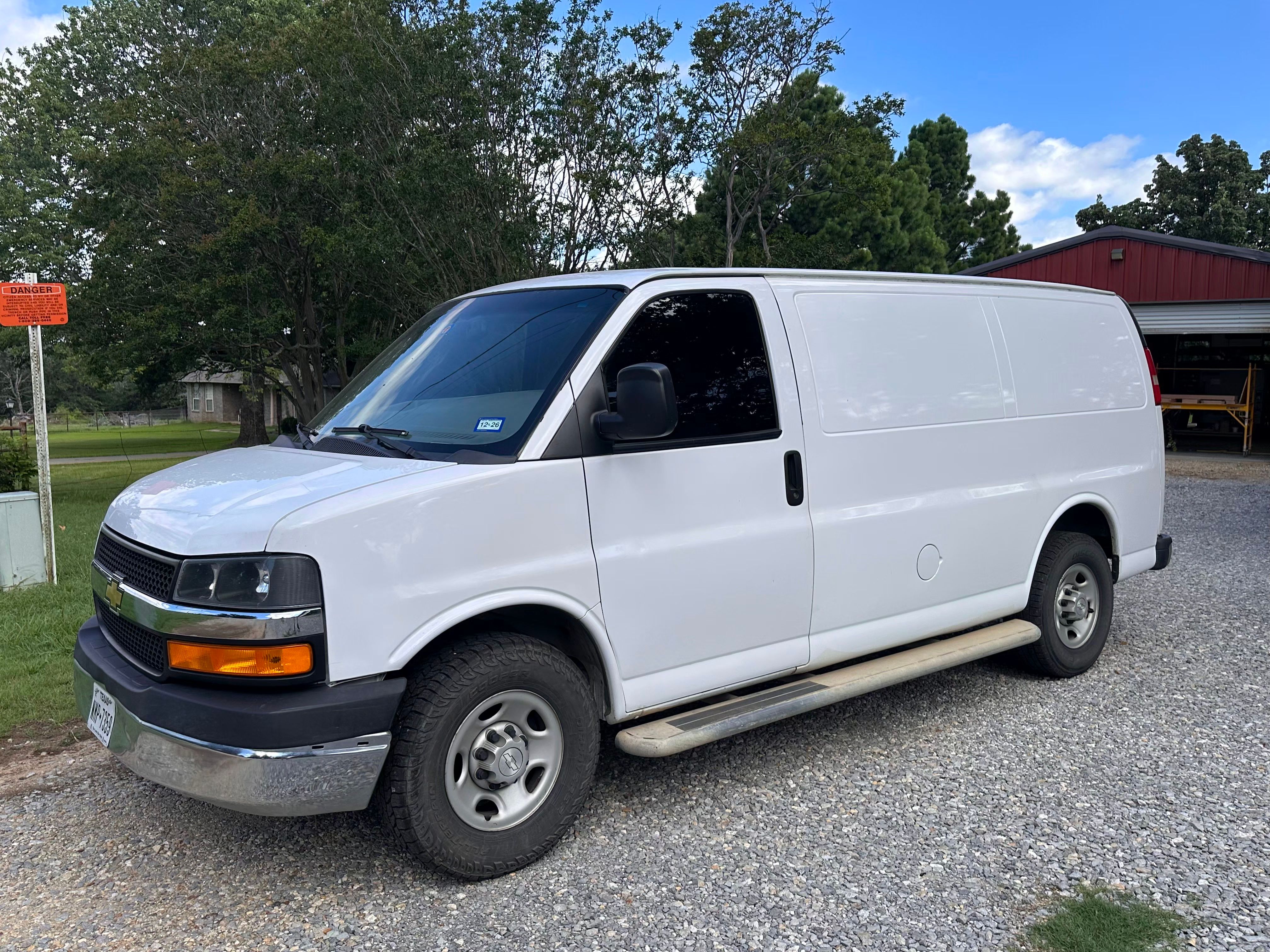 Used 2018 Chevrolet Express 2500 w/ Driver Convenience Package RWD image 1