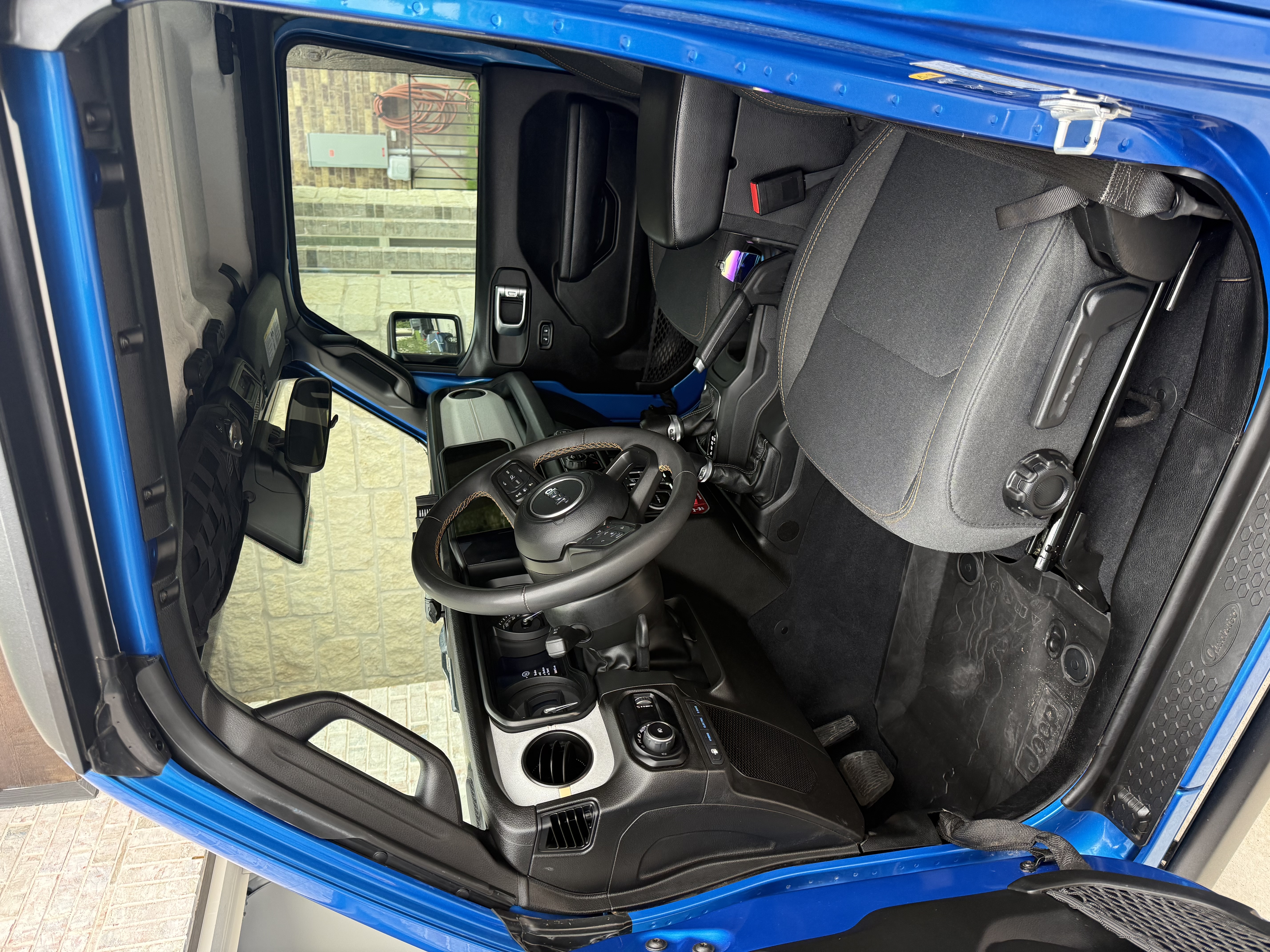 Used 2024 Jeep Wrangler Unlimited AWD/4WD image 12