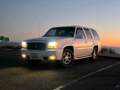 Used 2000 Cadillac Escalade Luxury