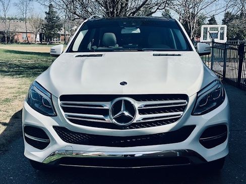 Used 2017 Mercedes-Benz GLE 350 4MATIC image 2