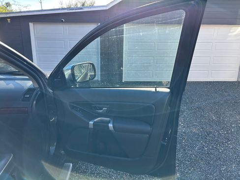 Used 2014 Volvo XC90 3.2 w/ Climate Package image 20