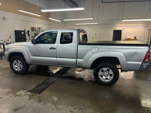 Used 2005 Toyota Tacoma 4x4 Access Cab image 1