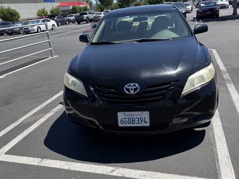 Used 2009 Toyota Camry LE FWD image 5