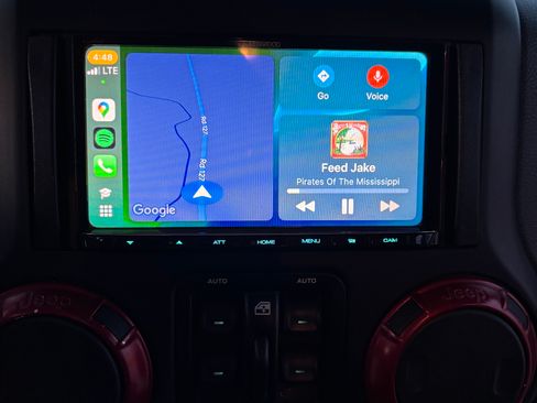 Used 2011 Jeep Wrangler Unlimited Rubicon w/ Connectivity Group image 8