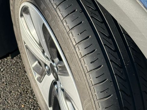 Used 2018 Kia Niro LX image 12