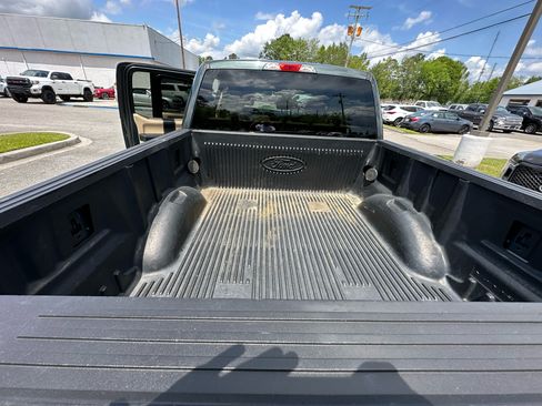 Used 2015 Ford F150 XLT image 4