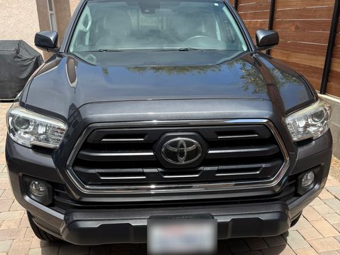 Used 2019 Toyota Tacoma SR5 RWD image 2