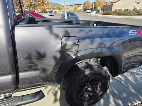 Used 2020 Toyota Tacoma SR image 4