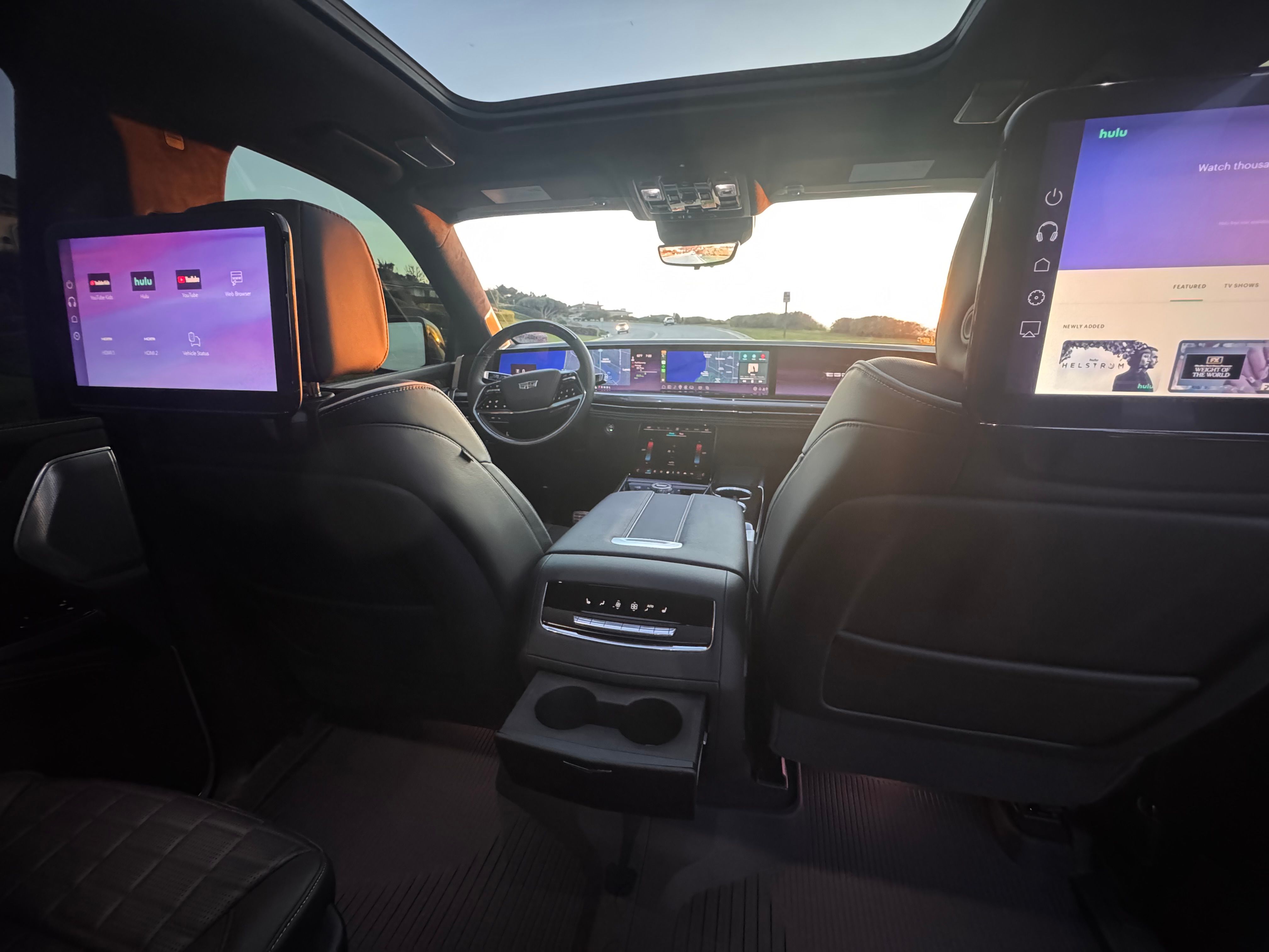 Used 2025 Cadillac Escalade ESV Sport Platinum w/ LPO, ONYX Package AWD/4WD image 5