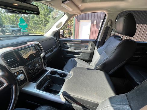 Used 2017 RAM 1500 Laramie image 9
